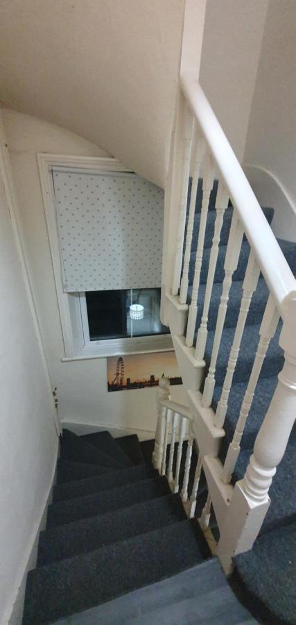 2 Bedroom Flat In Lewisham Sleep 8 Guest London Exterior photo